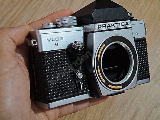 Used & Brand New Items / Cameras & Photographic Equipment / Analogue Film Cameras / 35 mm SLR / Praktica