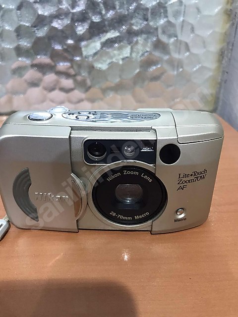 NİKON LİTE touch zoom 70w
