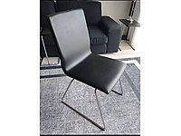 Metal ayaklı şık deri sandalye