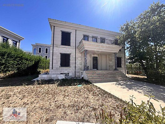 Çekmeköy Ömerli'de Volony Malikânelerinde Satılık Villa