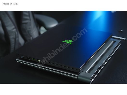 Razer / RAZER BLADE 18 i9 13950HX RTX 4070 32GB RAM 18