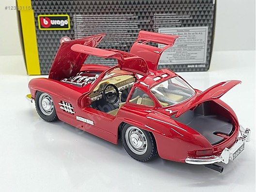 Burago Diecast Model 1:24 Mercedes Benz Araba