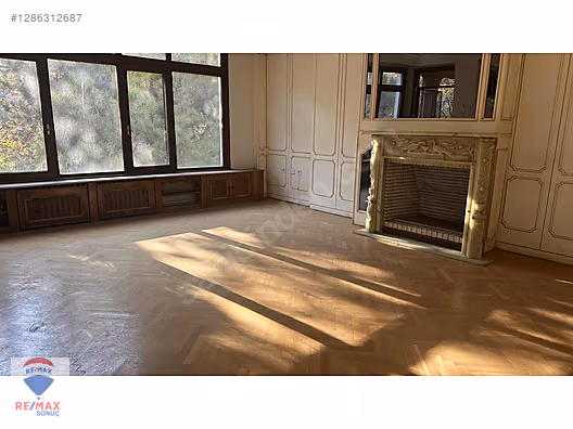 Suadiye'de Cadde Üzerinde 4.5 + 1 Kiralık....Tabela Değerli.....