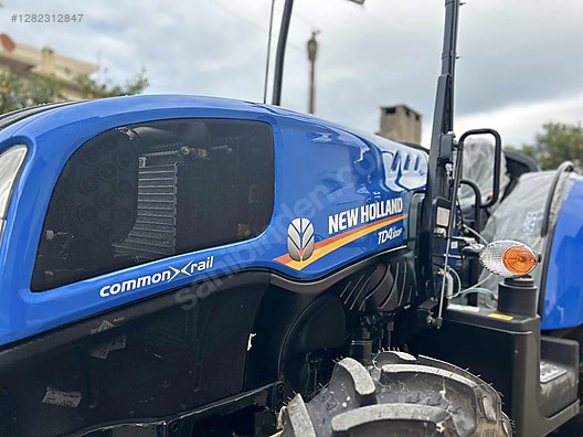 Machinery / Agricultural Machines / Tractors / New Holland / TD4.100F