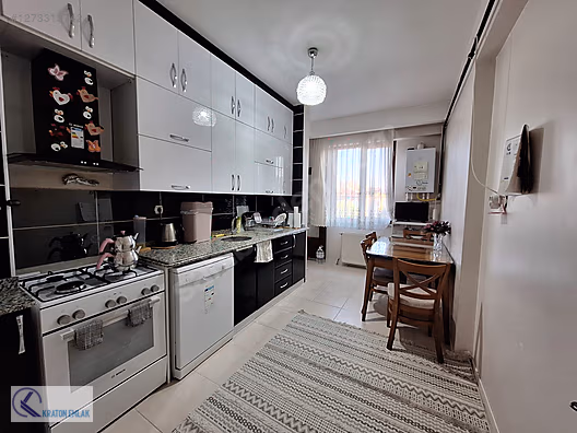 TRAMVAY GÜZERGAHINDA BAKIMLI 3+1 SATILIK DAİRE #1273313742