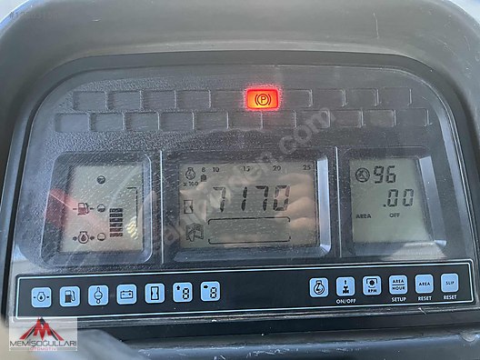 TM130 2004 New Holland