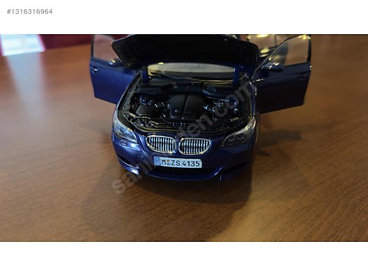 Kyosho Diecast Model 1:18 BMW Araba - 1316316964