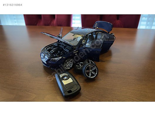 Kyosho Diecast Model 1:18 BMW Araba - 1316316964