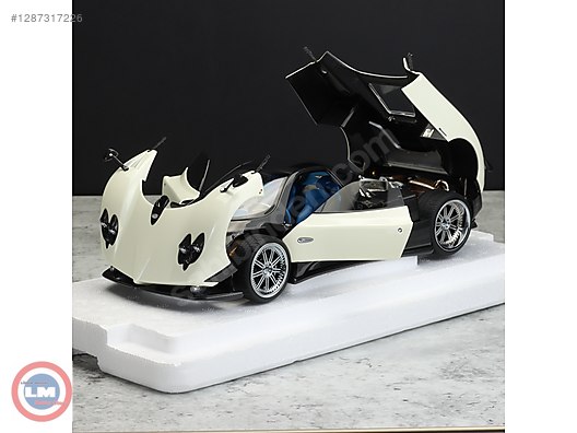 Almost Real Pagani Zonda F Bianco Fabriano 1/18. ALM854701