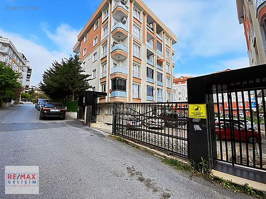 BEYLİKDÜZÜ, GÜRPINAR MERKEZDE BALKONLU FERAH 2+1 DAİRE