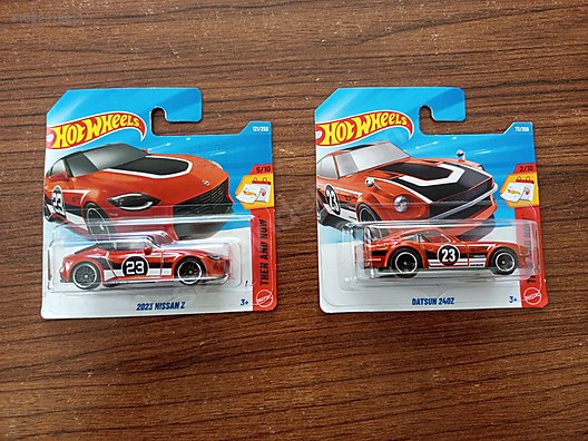 Hot Wheels Then and Now 2023 Nissan Z & Datsun 240Z set on