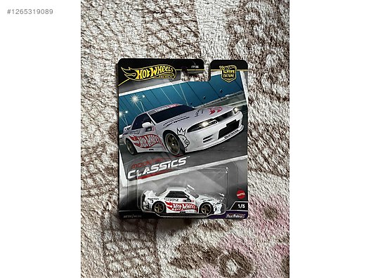 Hot Wheels Premium Nissan Skyline GT-R (R32) Pandem (1/64) on