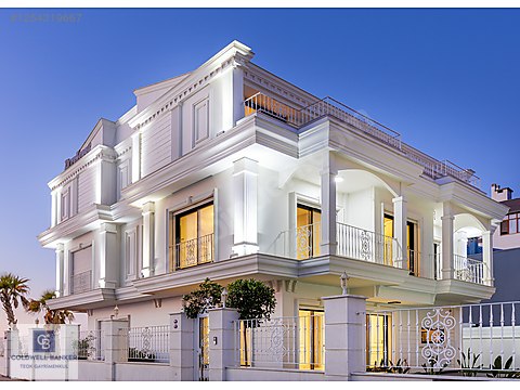 Güzelbahçe'de Teraslı,Havuz Cepheli, Özel Tasarım Sıfır Villa