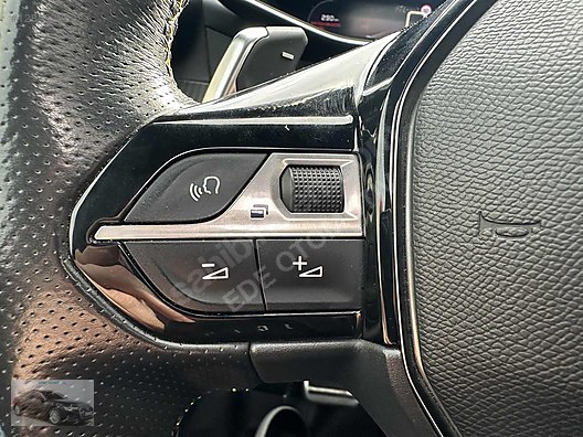 Vasıta / Arazi, SUV & Pickup / Peugeot / 2008 / 1.5 BlueHDI  / GT Line 