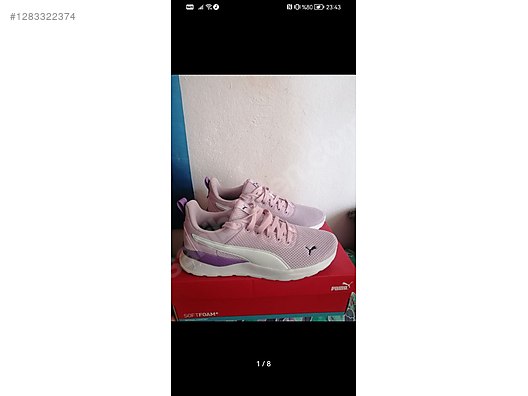 Used & Brand New Items / Clothing & Accessories / Women / Shoes / Sneakers