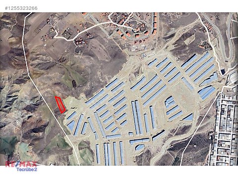 Yakacık TOKİ İşyerleri Yanı 3.851 m2 Tek Tapu Tarla