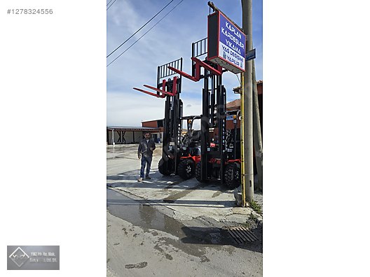 Machinery / Industrial / Carrying & Stacking Equipment / Forklifts / For Sale / Halterlift