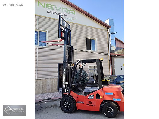 Machinery / Industrial / Carrying & Stacking Equipment / Forklifts / For Sale / Halterlift