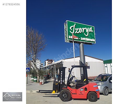 Machinery / Industrial / Carrying & Stacking Equipment / Forklifts / For Sale / Halterlift