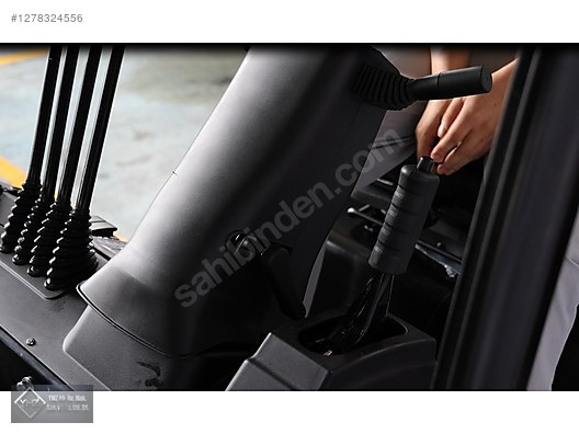 Machinery / Industrial / Carrying & Stacking Equipment / Forklifts / For Sale / Halterlift