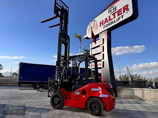Machinery / Industrial / Carrying & Stacking Equipment / Forklifts / For Sale / Halterlift