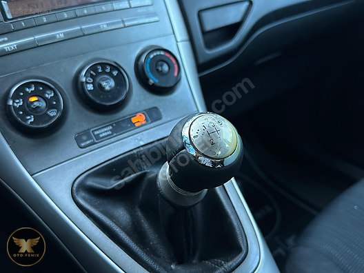 OTOFENİX 2009 TOYOTA AURIS 1.4 D-4D BLUE MANUEL 303.000 KM