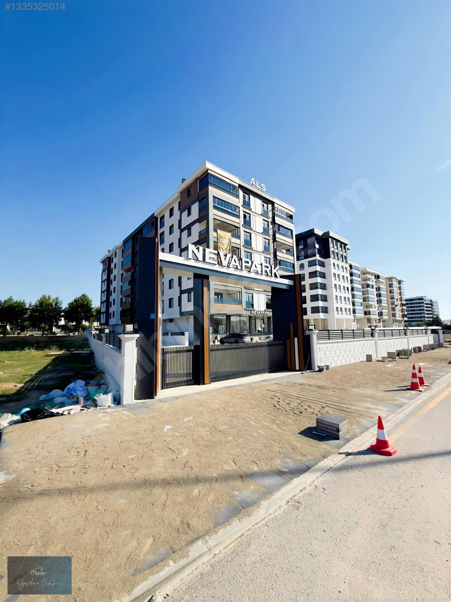 ÇEPNİ'DE İNÖNÜ CADDESİ ÜZERİ NEVAPARK'TA 3+0 SATILIK LÜKS DAİRE