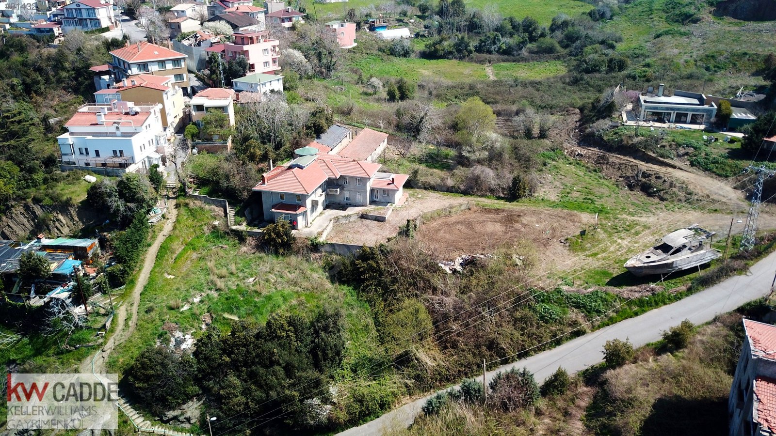 ANADOLU FENER GENİŞ BAHÇELİ 5+1 MÜSTAKİL VİLLA DENİZ YAKIN 480M2