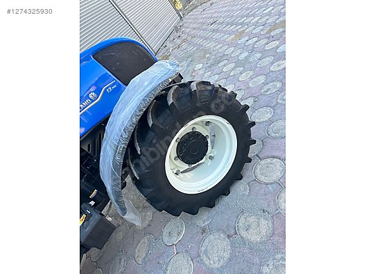 Machinery / Agricultural Machines / Tractors / New Holland / T3.70S