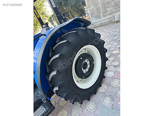 Machinery / Agricultural Machines / Tractors / New Holland / T3.70S