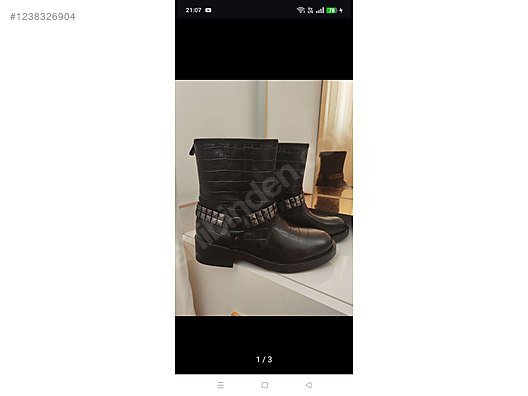 Used & Brand New Items / Clothing & Accessories / Women / Shoes / Boots