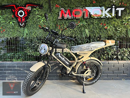 MOTOKİT TEN ÇANTA, AYNA VE GAZ KOLU HEDİYELİ APERYDER MANDRILL