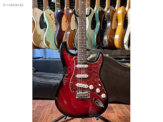 Squier Elektro Gitar