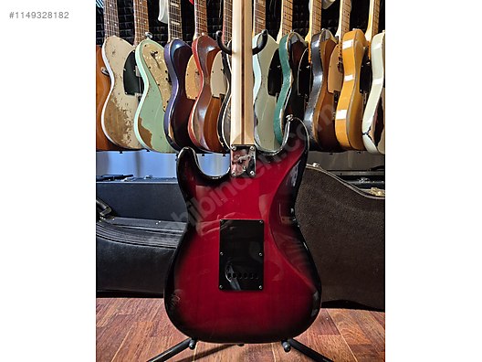 Squier Elektro Gitar