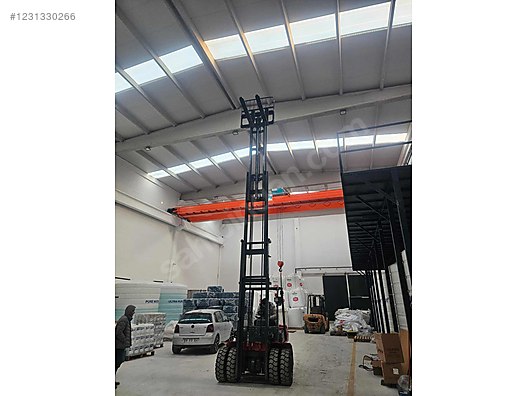 Machinery / Industrial / Carrying & Stacking Equipment / Forklifts / For Sale / Vmax