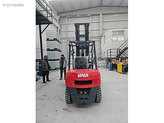 Machinery / Industrial / Carrying & Stacking Equipment / Forklifts / For Sale / Vmax