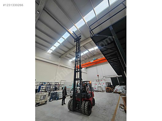 Machinery / Industrial / Carrying & Stacking Equipment / Forklifts / For Sale / Vmax