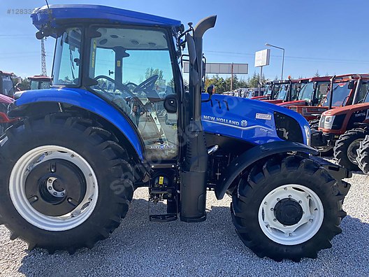 Machinery / Agricultural Machines / Tractors / New Holland / TD5.100