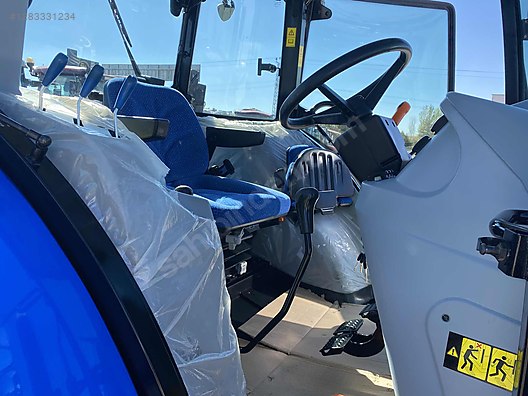 Machinery / Agricultural Machines / Tractors / New Holland / TD5.100