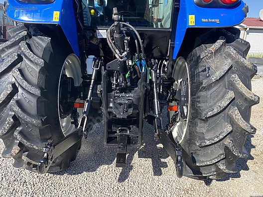 Machinery / Agricultural Machines / Tractors / New Holland / TD5.100