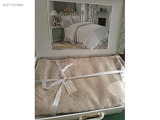 Used & Brand New Items / Home Decor / Home Textiles / Bedspread