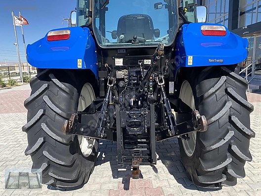 Machinery / Agricultural Machines / Tractors / New Holland / TR5.115