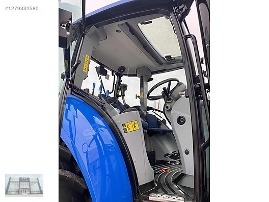 Machinery / Agricultural Machines / Tractors / New Holland / TR5.115