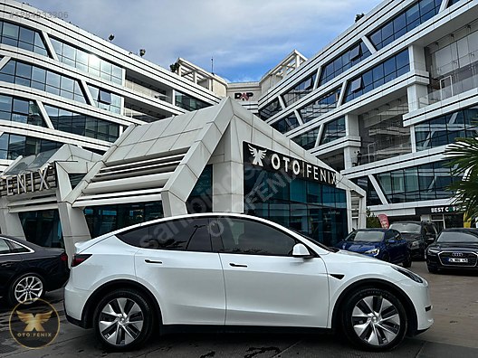OTOFENİX 2023 TESLA MODEL Y LONG RANGE 514 HP HATASIZ 68.076 KM
