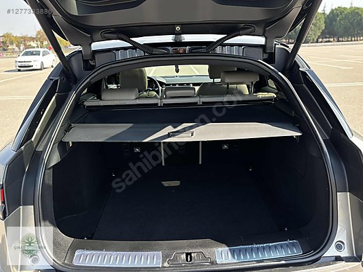 Vasıta / Arazi, SUV & Pickup / Land Rover / Range Rover Velar / 2.0 / R-Dynamic S