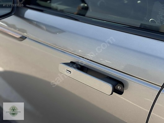 Vasıta / Arazi, SUV & Pickup / Land Rover / Range Rover Velar / 2.0 / R-Dynamic S