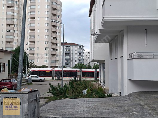 ESENEVLER'DE TRAMVAY'A YÜRÜME 4 DAKİKA KİRALIK 1+1 SIFIR DAİRE.