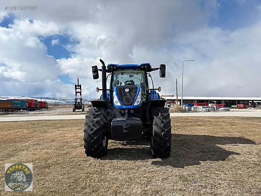 Machinery / Agricultural Machines / Tractors / New Holland / T7.270