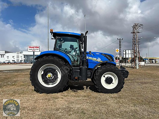 Machinery / Agricultural Machines / Tractors / New Holland / T7.270