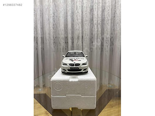 Kyosho Diecast Model 1:18 BMW Araba - 1298337482